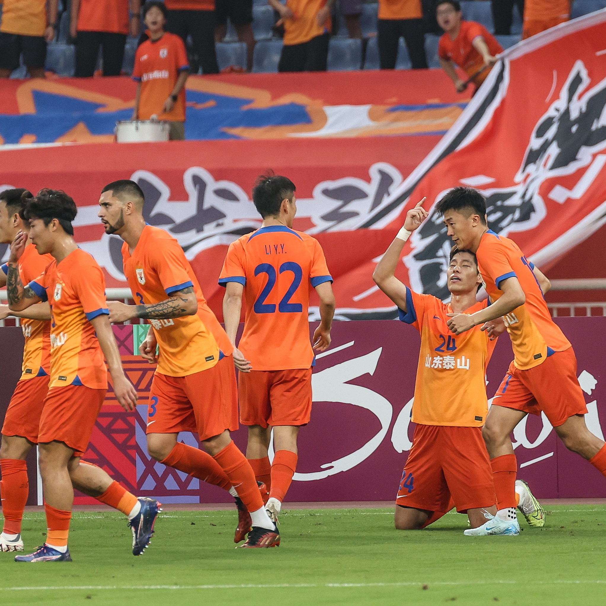 爱游戏APP-上海申花vs蔚山现代亚冠比赛分析